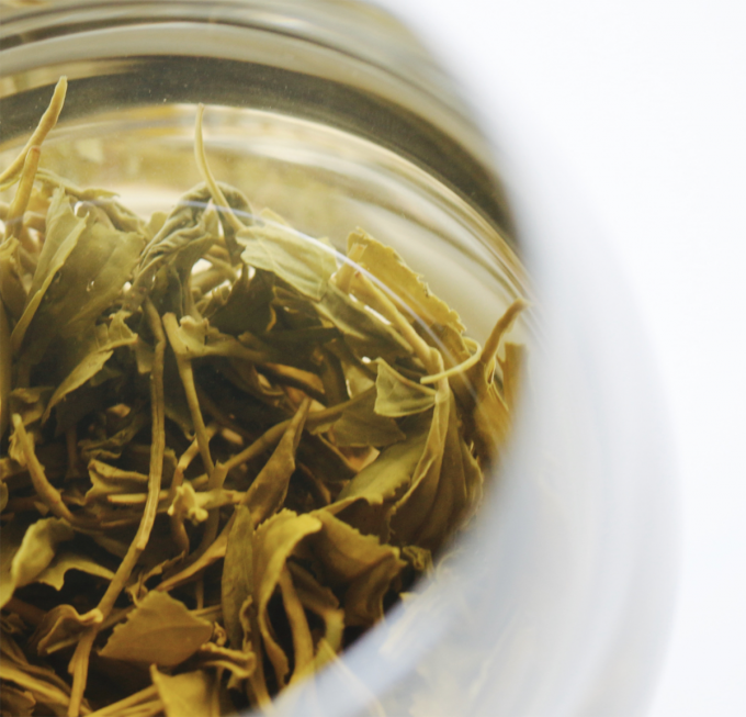 Thé vert de Xin Yang Mao Jian de santé, thé vert fort avec des effets calmants