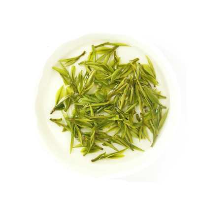 Couleur jaune-clair faite sauter à feu vif par thé organique de blanc chinois d'Anji Bai Cha