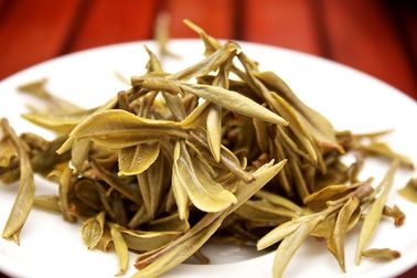 Chine Urinez sans à-coup le thé de Huangshan Maofeng, thé vert jaunâtre de Huang Shan Mao Feng de vert fournisseur