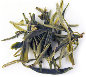 Chine Feuilles de thé vertes de traitement fraîches, thé vert jaune de feuilles mobiles de montagne fournisseur